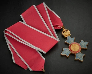 Medalla CBE réplica tamaño completo de la Orden del Imperio Británico. Cinta cuello civil. - Imagen 1 de 8