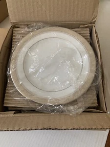 Platos de pan y mantequilla 4-Noritake CRESTWOOD PLATINUM 6 1/4"" nuevos con etiquetas envío gratuito EE. UU. - Imagen 1 de 5