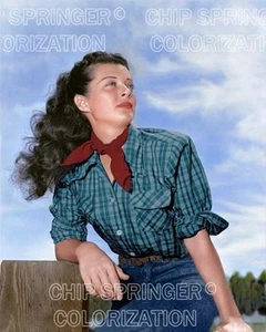 GAIL RUSSELL RELAX ON THE RANCH BELLISSIMA FOTO A COLORI DI CHIP SPRINGER - Foto 1 di 1