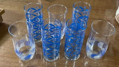 Juego de 7 vasos rectos vintage de vidrio estampado azul, Foto 1 de 3