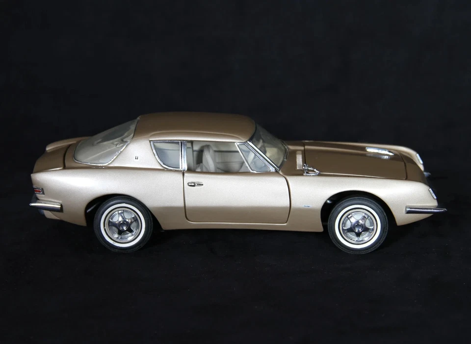 Franklin Mint 1963 Studebaker Avanti Die Cast modelo 1:43 oro 1988 Foto 1 de 1