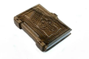 Hand Carved Walnut Wood New Testament contemporary French version 7.7" 412pages - Picture 1 of 3