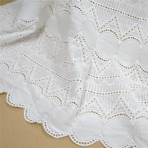 Tela de algodón con motivo geométrico bordado tela de encaje de algodón 51" de ancho por yarda - Imagen 1 de 10