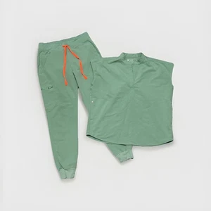 FIGS Women’s Scrub Set Rafaela Oversized Top, Zamora Jogger Pants Size Small - Picture 1 of 10
