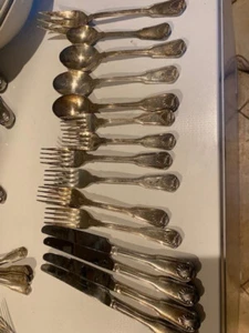 Towle Silverplate Shell Pattern 15 Pieces used forks spoons knives serving fork - Picture 1 of 5