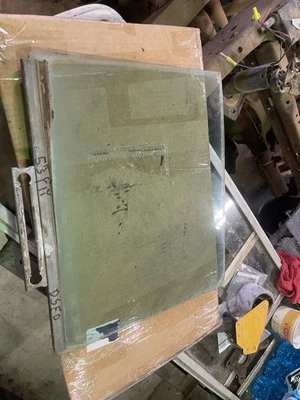 Plymouth Cranbrook 1953 4D ventana de puerta delantera lateral del pasajero Foto 1 de 4