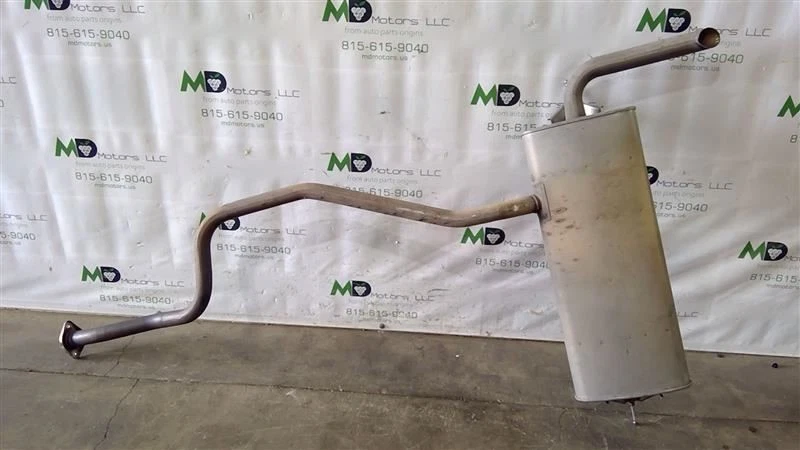 Silenciador resonador escape Nissan Sentra 2020-2024 con tubo 201006LB2A Foto 1 de 4