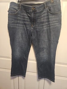 Lee-Womens-Regular Fit-Mid Rise-Cropped/CAPRI-Jeans-Size 20 W- Medium WASH-GUC! - Picture 1 of 4