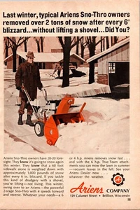 VINTAGE 1965 ARIENS SNO-THRO SPAZZANEVE BRILLION, CON. ANNUNCIO STAMPA - Foto 1 di 1