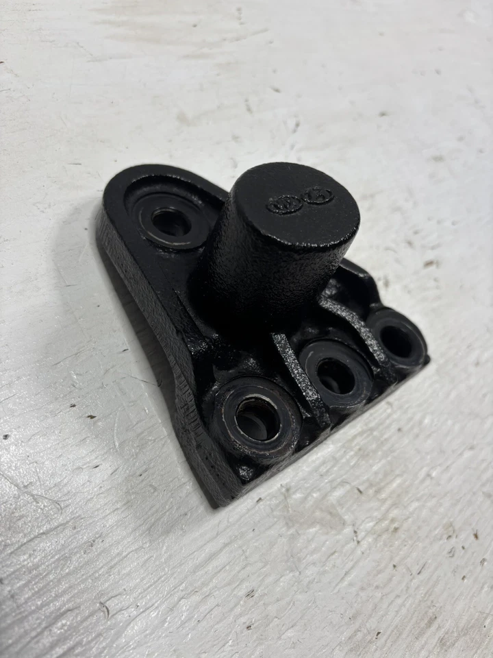 Kia Soul 2014-2019 Support Engine Mounting Bracket 21825S - Image 1 of 4