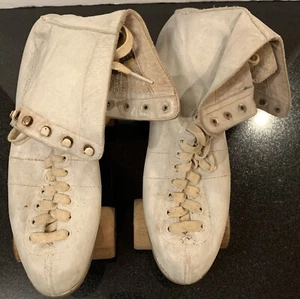 Vintage White Cleveland Hyde Model 50 Roller Skates With Wood Wheels Size 7 - Picture 1 of 15