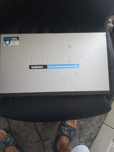 Cisco Linksys SLM2024 Gigabit Smart Switch 24-Port + 2 SFP ports ,power cable - Zdjęcie 1 z 7
