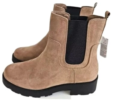  Old Navy |Chunky Taupe  Chelsea Boot, Women's Size 6 NWT - Image 1 of 4