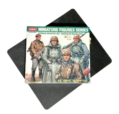 Juego de infantería alemana Academy 1377 1996 "Batalla de Ardenas" modelo 1944 1/35, nuevo Foto 1 de 4