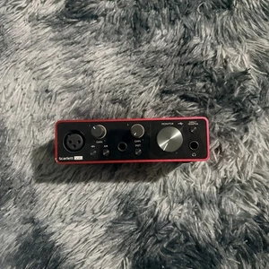 Focusrite Scarlett Solo 3rd Channel USB Audio Interface - Picture 1 of 4
