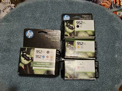 Cartuchos de tinta originales HP 952 sin abrir Foto 1 de 2