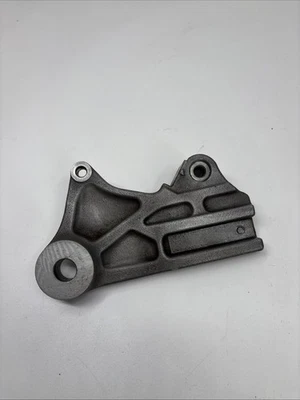 Soporte de pinza de freno trasero Honda CBR125R 2016 2011-2017 en muy buena condición #A14 Foto 1 de 4