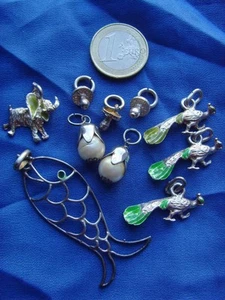 Lotto 10 charms, ciondoli anni '80. Argento "800", smalto e perle. Nuovi. - Foto 1 di 1