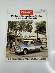 Vintage 1971 GMC Pickups Consumer Catalog Brochure USA  - Picture 1 of 3