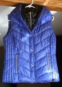 :*MARC NEW YORK*: CHALECO HINCHADO AZUL CON CAPUCHA FORRADA SUPER CÁLIDO EN EXCELENTE ESTADO MM - Imagen 1 de 9