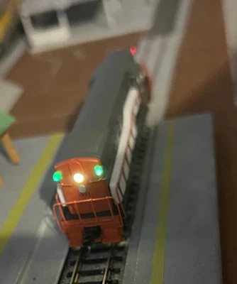 ATLAS N GAUGE FM H16-44 LONG ISLAND GOLD DC/DCC/SOUND #1501 PN 40005547 - Image 1 of 4