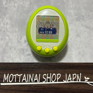 Tamagotchi Plus Color Verde Blanco Amarillo Botón Bandai Mascota Virtual ¡Muy Raro!! - Imagen 1 de 8