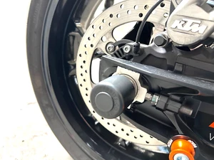 KTM 790 Duke 2018-2025 Hinterachse Rad Crash Schutz Regler Oggys Beläge Stopfen - Bild 1 von 12