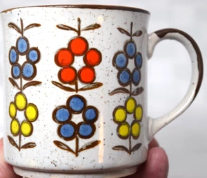 Taza de colección MCM azul amarillo rojo flores abstracto Japón - Imagen 1 de 5
