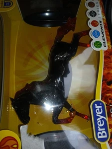 Breyer Caballo Regalo de Navidad Brandel ZFire Chase Pieza ELEMENTOS NUEVO - Imagen 1 de 1