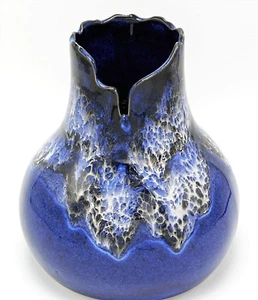 Studio Art Pottery Vase Blue White Abstract Decor Hand Carved Ridge 7" Signed - Picture 1 of 12