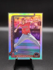 2025 Topps Series 1 - Jack Kochanowicz #17 Rainbow Foil (RC) - Picture 1 of 2