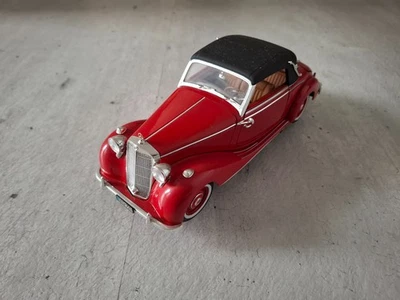 Mercedes-Benz 170 S, Cabriolet, Softtop, 1950, rot, 1:18, Signature Models - Bild 1 von 4
