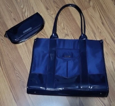 Juego de viaje de 2 piezas nuevo sin etiquetas Aimee Kestenberg grande azul marino bolso de mano maquillaje para artículos de tocador Foto 1 de 4