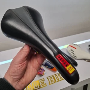 Selle Italia Novus Ferrari Vanadium Rails Saddle VINTAGE - Picture 1 of 14