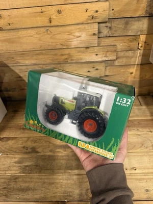 Universal Hobbies 1:32 - CLAAS Atles 936 RZ Tractor - Image 1 of 4