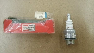 CHAMPION UCJ-8G SPARK PLUG - Picture 1 of 3