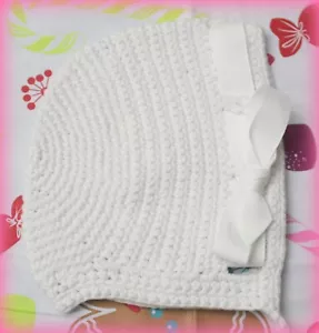 Handmade Handknitted *NEW* Infant Girl 0-6M White Bonnet Hat With Bow - Picture 1 of 5