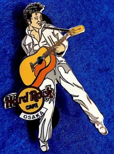 OSAKA JAPÓN JOVEN ELVIS PRESLEY TRAJE BLANCO EN EL ESCENARIO GUITARRA Hard Rock Café PIN LE - Imagen 1 de 1