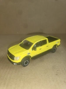 Loose Greenlight 1/64 2018 Nissan Titan XD Pro-4x - Picture 1 of 3