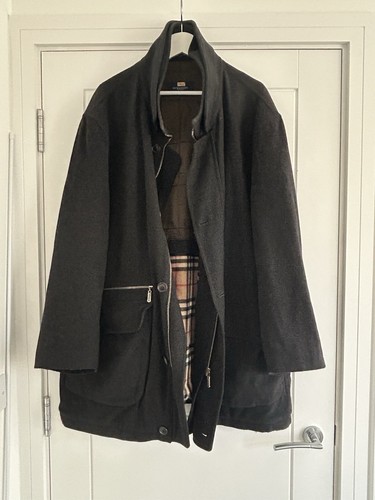 Cappotto uomo Burberry 70% lana 10% cahsmere pea ottime condizioni aperto alle offerte