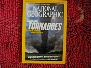 National Geographic Magazine April 2004 Chasing Tornadoes - Picture 1 of 1