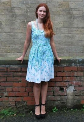 Vestido Laura Ashley | Vestido de té de verano floral vintage de Laura Ashley talla 10/12 Foto 1 de 2