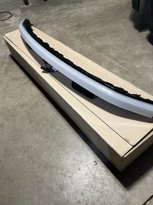 原始设备制造商福特 F-150 Lightning 2022 - 2024 前停车灯条 NL3Z-13200-C — 第 1/4 张图片