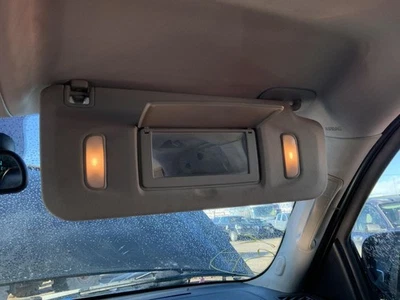 Passenger Right Sun Visor Illuminated OEM 07-14 ESCALADE 1333594 Foto 1 de 4