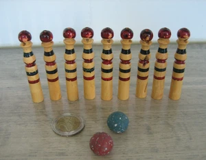 Ancien jeu de 9 Quilles miniatures en bois - Foto 1 di 7