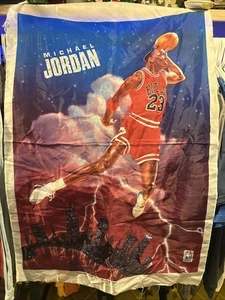 Michael Jordan Vintage Poster Flagge Wandteppich 1988 Chicago Skyline selten 41x28... - Bild 1 von 24