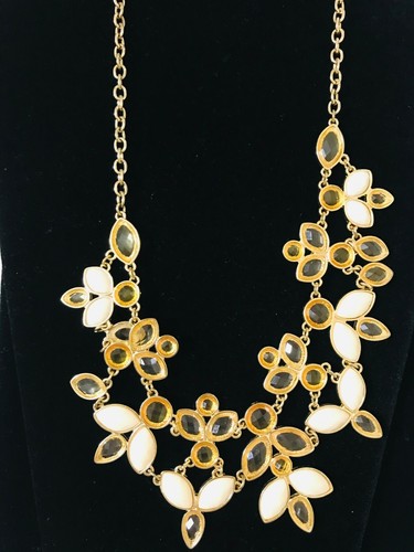 OFF WHITE COLLANA COLORE CITRINO CON PETALI SFACCETTATI BIANCO SPORCO DISEGNO BAVAGLINO