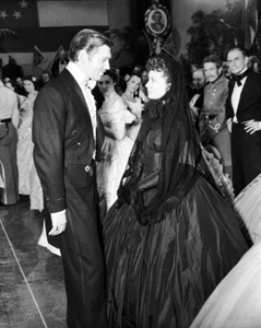 GONE WITH THE WIND great 8x10 still GABLE & LEIGH at dance -- a084 - Bild 1 von 1
