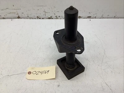 AMORTIGUADOR PARACHOQUES TRASERO. OEM, USADO. Mercedes-Benz W123 1977-1981 1238801414 Foto 1 de 4