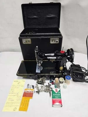 Máquina de coser Singer Featherweight 221 K 221K 1955 de colección reparada con acc y caja Foto 1 de 4